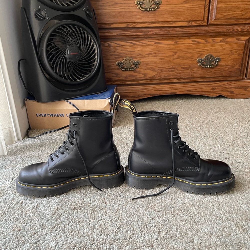 Dr Martens 1460 Bex 8-Eye Boot - Picture 4 of 16